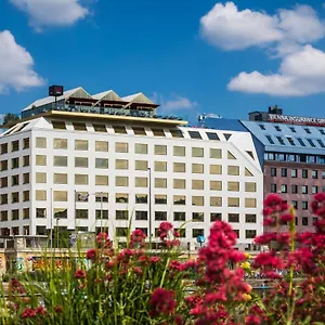 Otel Radisson Red Hotel,